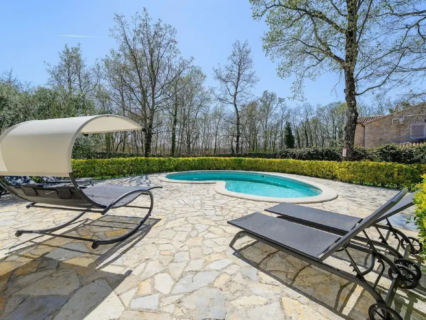 Beautiful Stone Villa in Tinjan With Swimming Pool