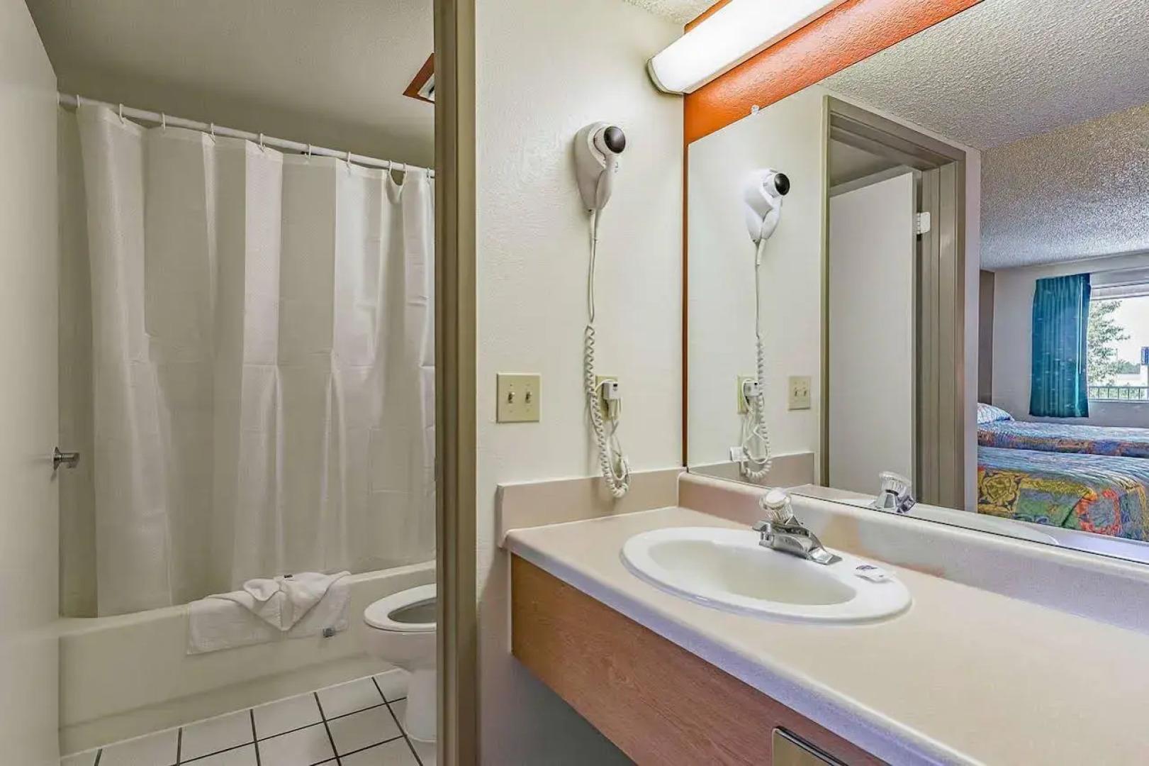 Motel 6 Fresno, CA - Yosemite Hwy