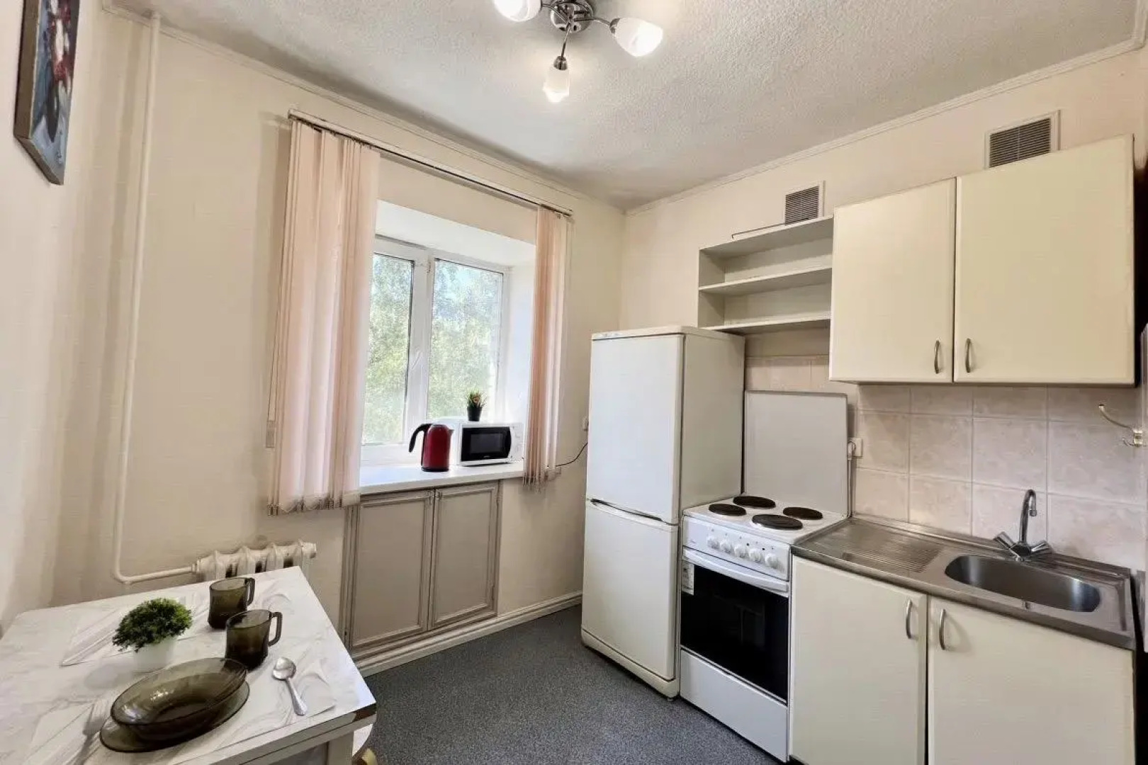 Диван и Чемодан на пр-кте Красный, 94