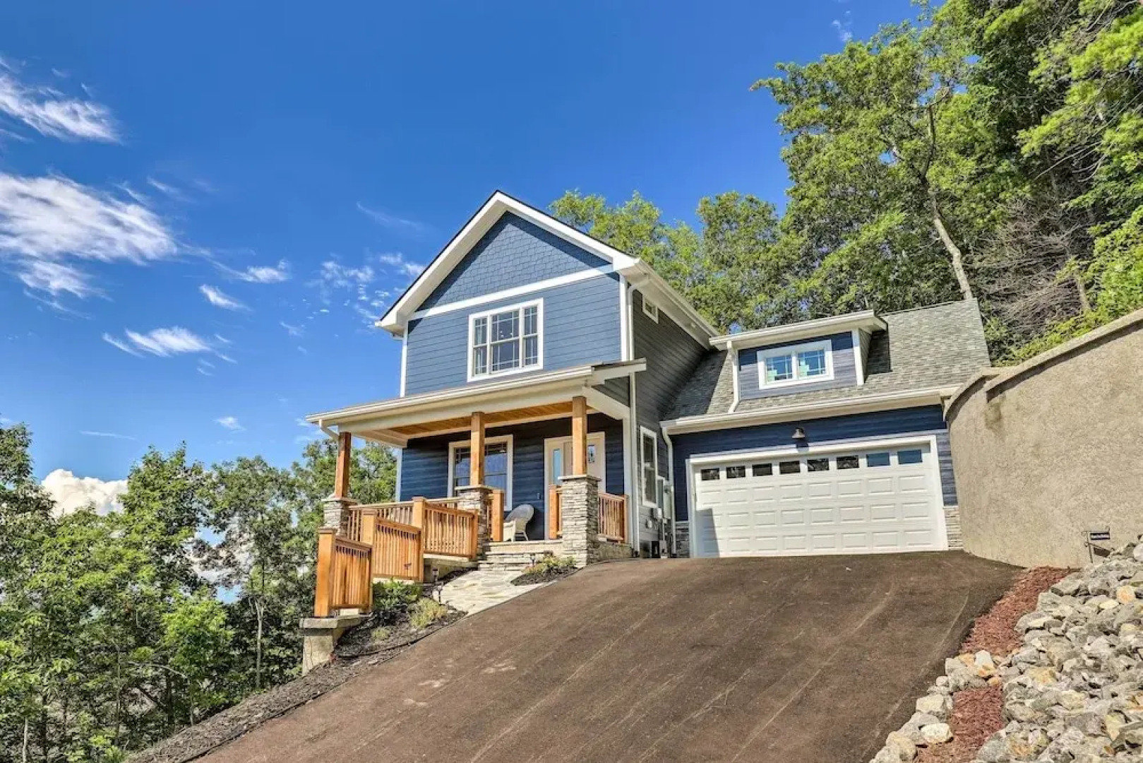 Escape w/ Hot Tub, Mtn Views: 5 Mi to Urban Trail