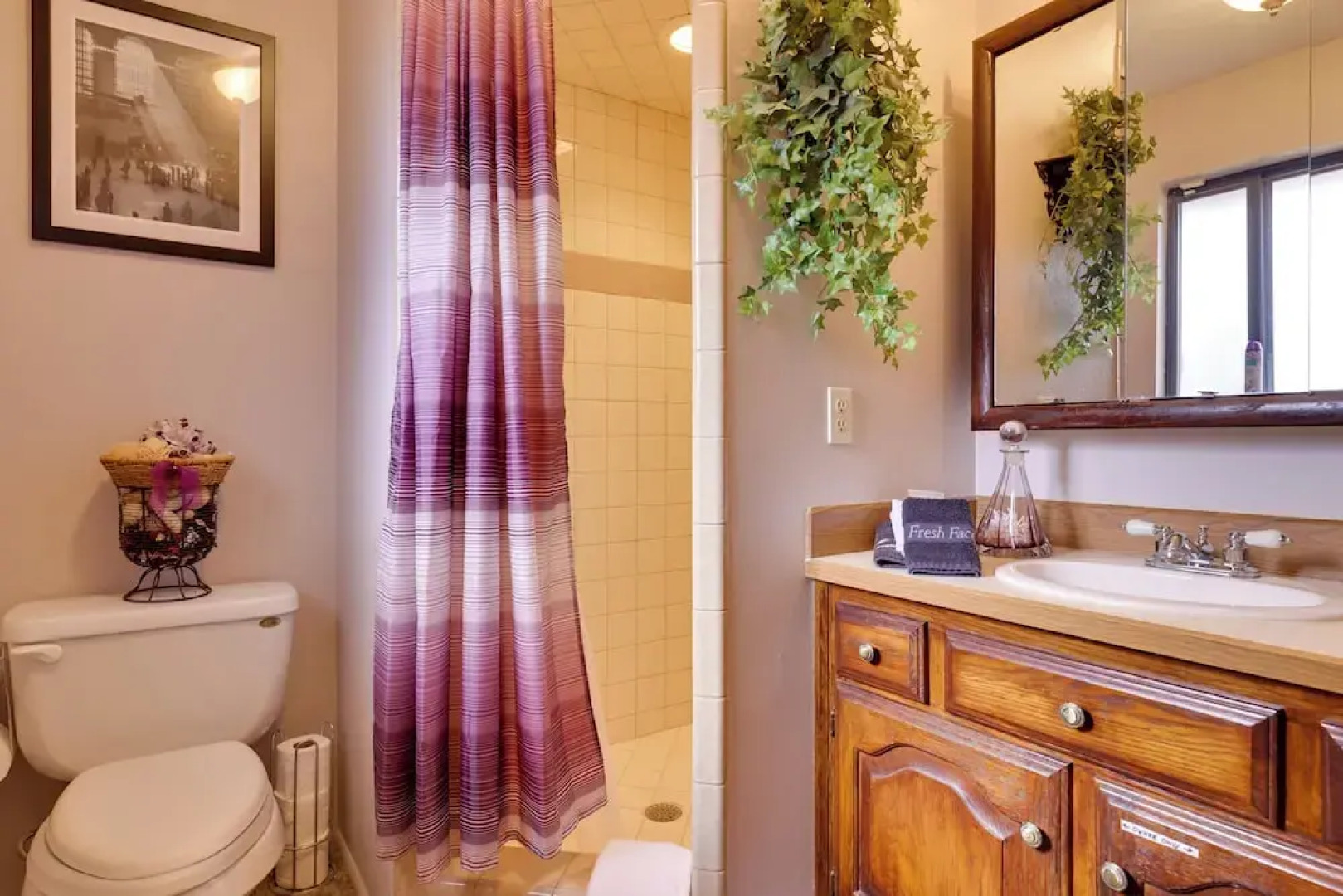 Parowan Escape With 2 Game Rooms, Deck & Yard!