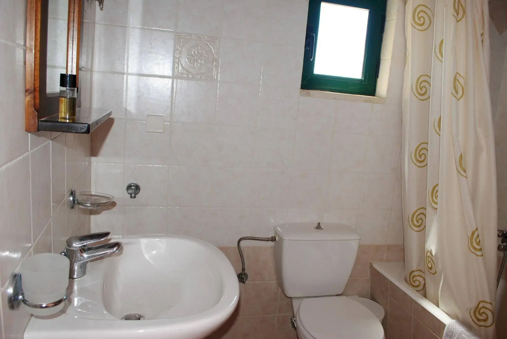 Skandalis Traditional Suites