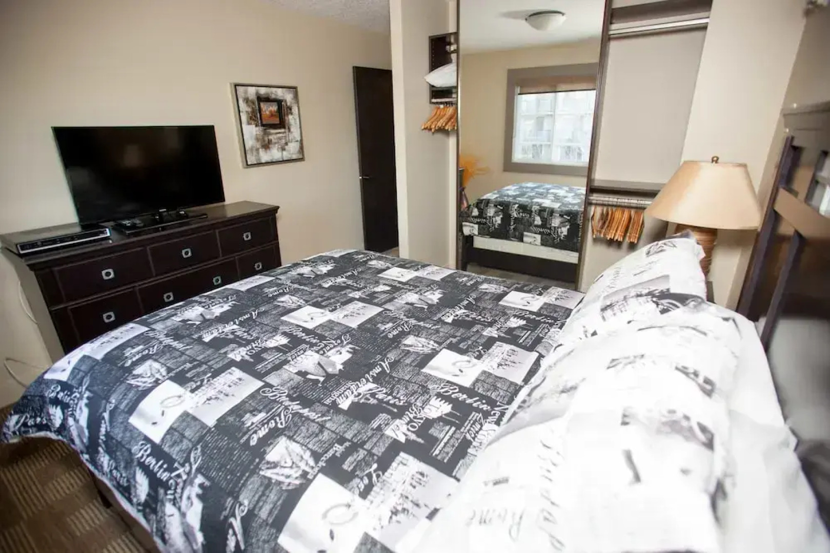 Corporate Suites of Calgary - Eightwelve