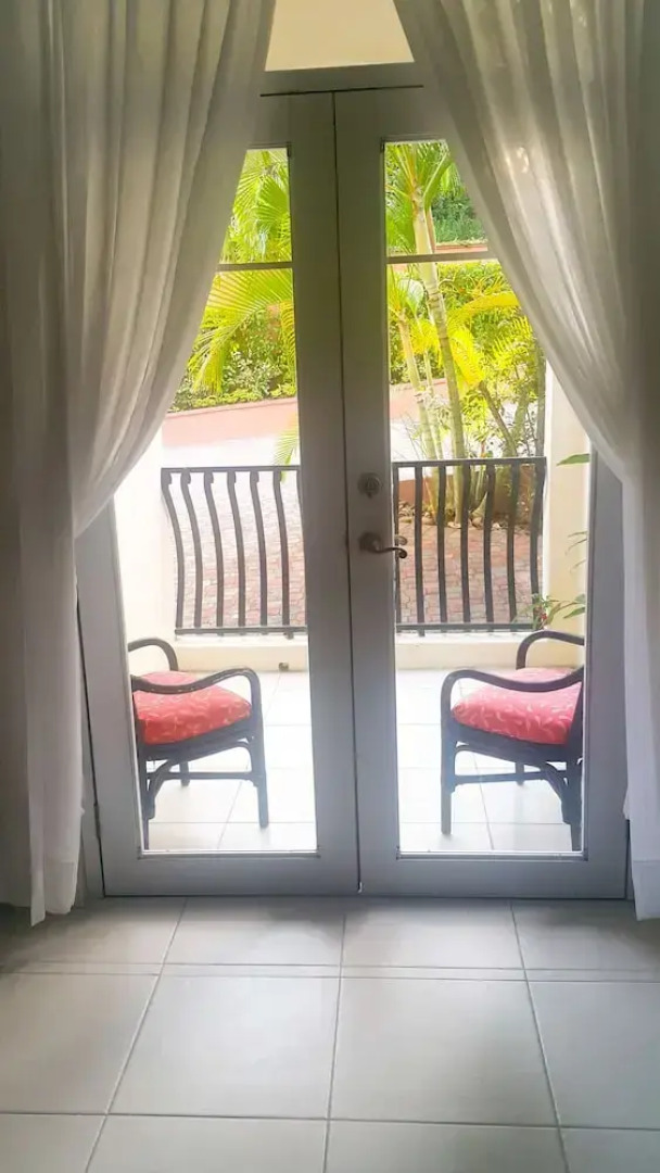 2 Bdrm Apartment at Runaway Bay