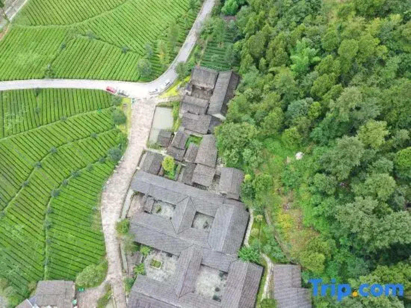 Qujia Courtyard Guesthouse