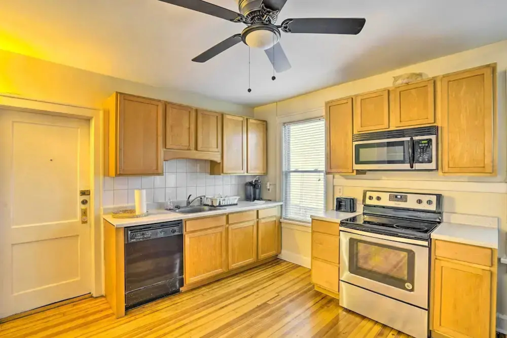 Charming Albany Retreat ~ 3 Mi to Downtown!