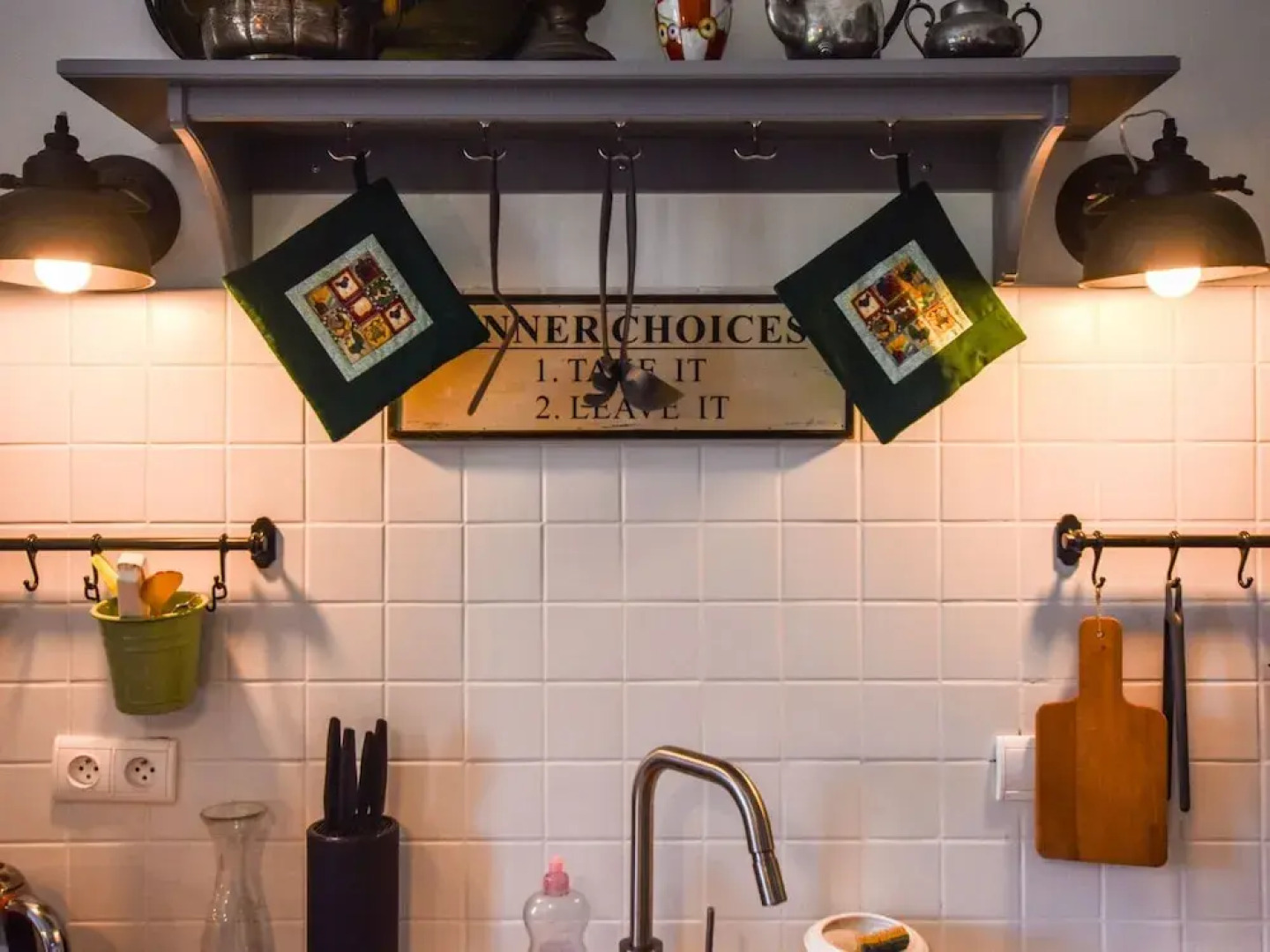 Fantastic property with large swimming pool and garden in the heart of France!