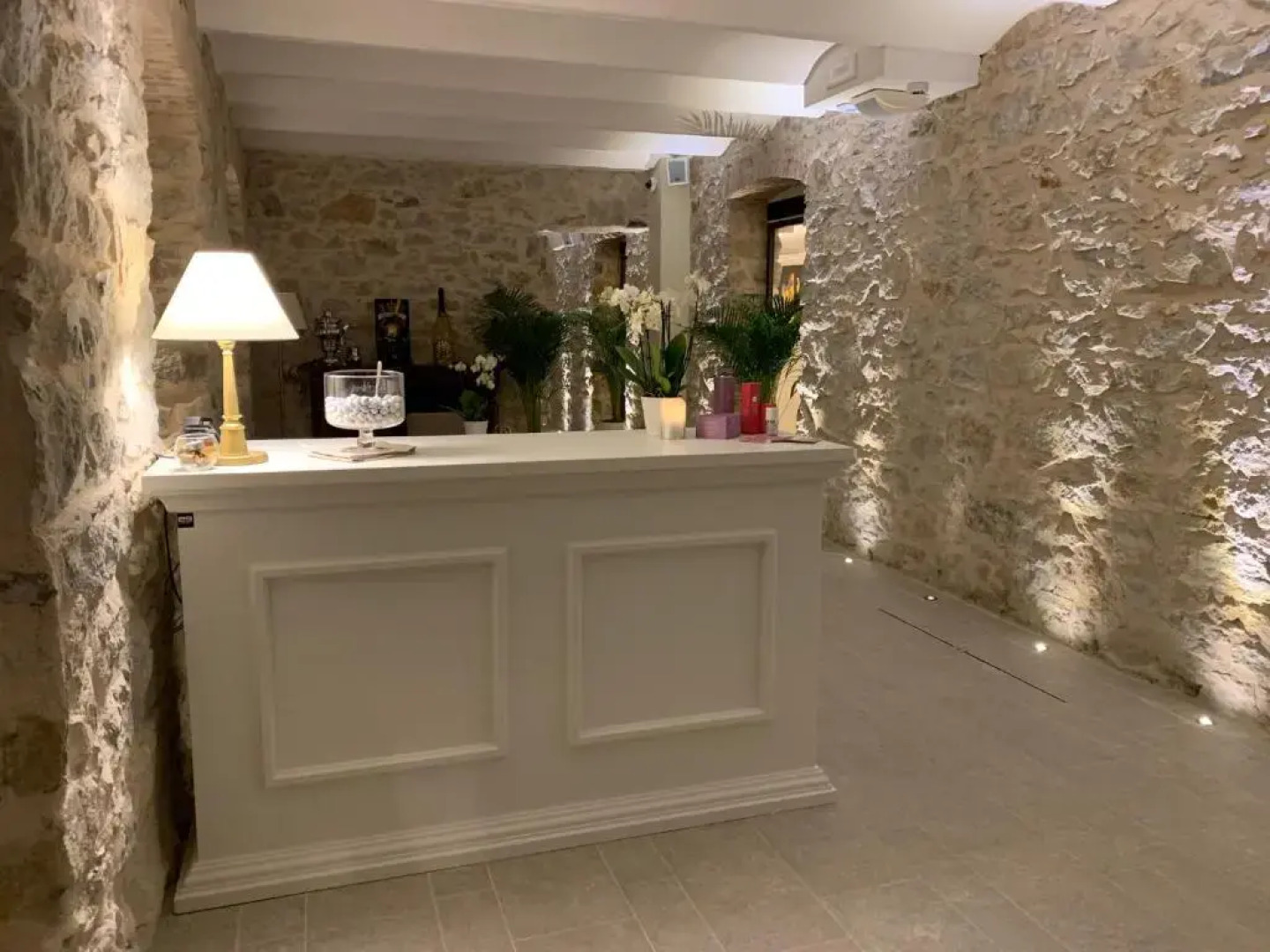 Spa & Wellness by Des Anglais " Ingresso SPA gratuito"