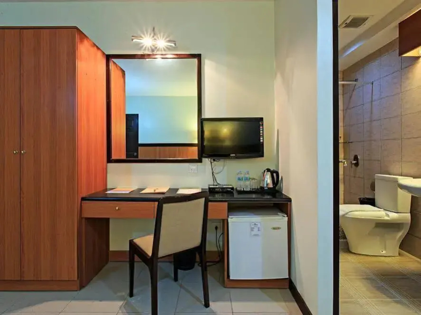 The Orchard Cebu Hotel & Suites