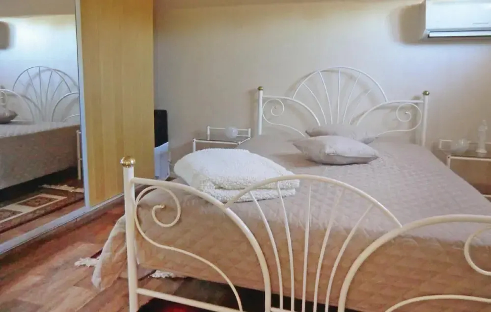 Nice Home in Orrefors With 5 Bedrooms and Wifi