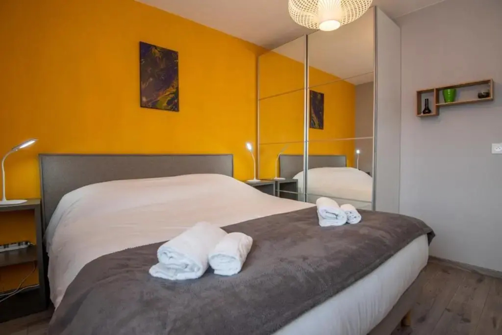 Apartment with balcony near downtown