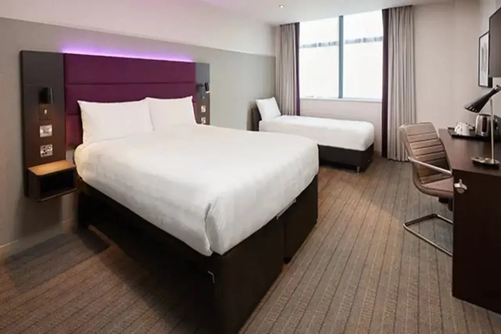 Premier Inn Bristol Parkway M32