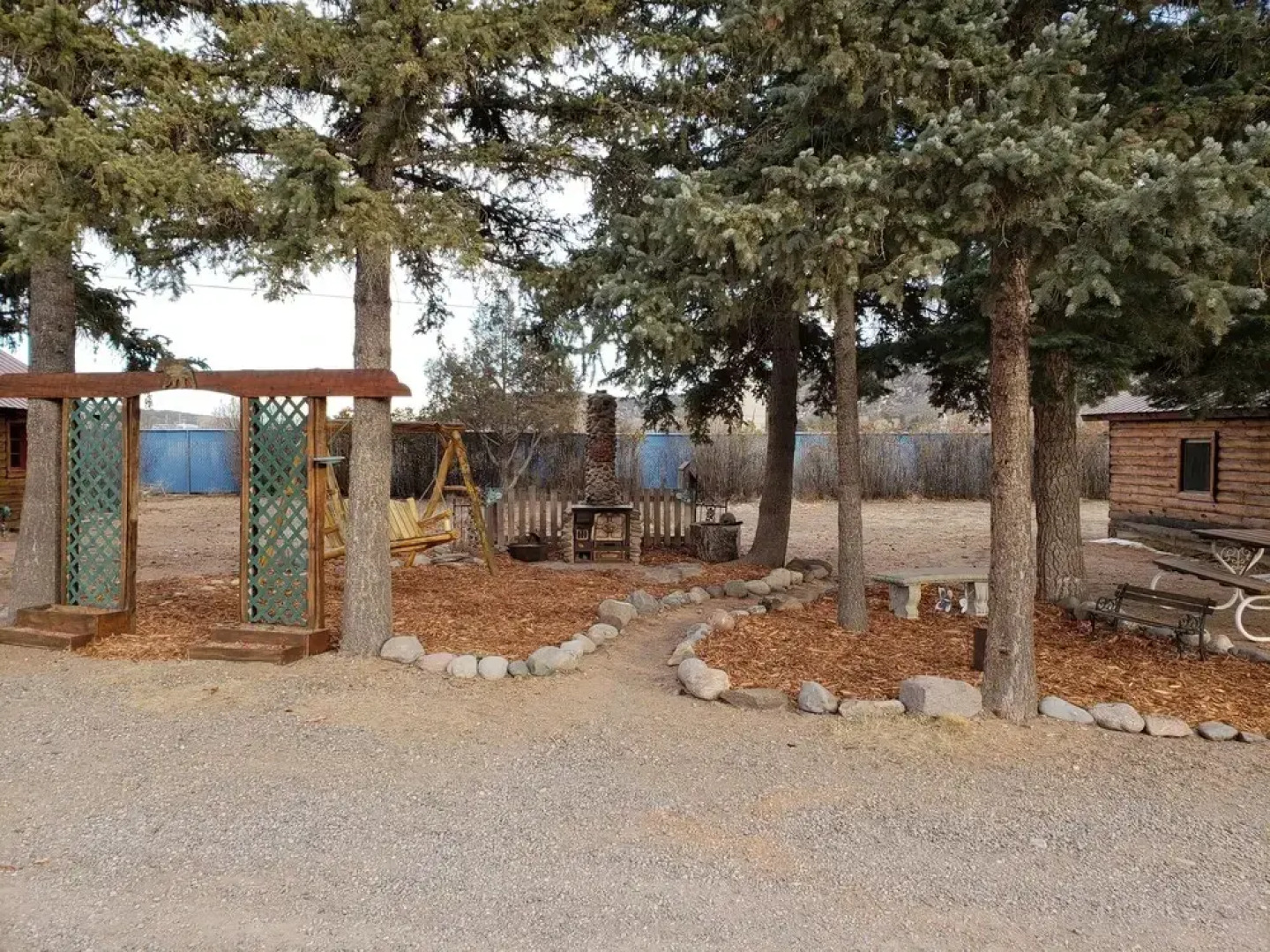 Chinook Cabins & RV Park