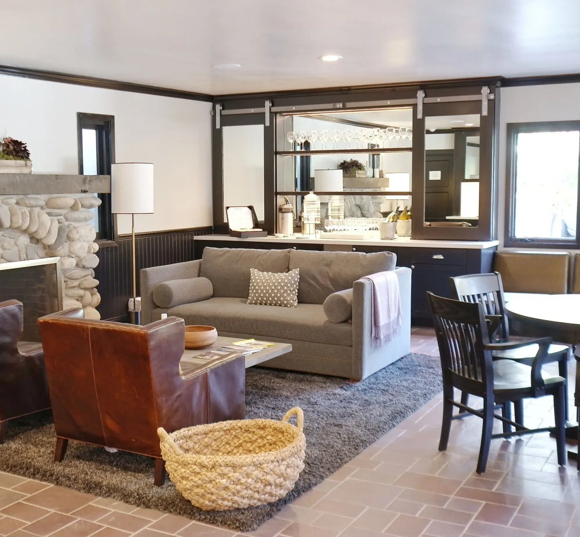 Le Petit Pali at 8th Ave