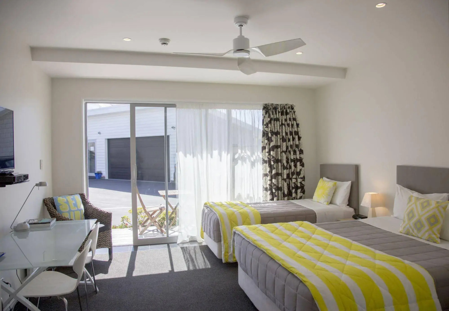 Carters By The Sea Westport