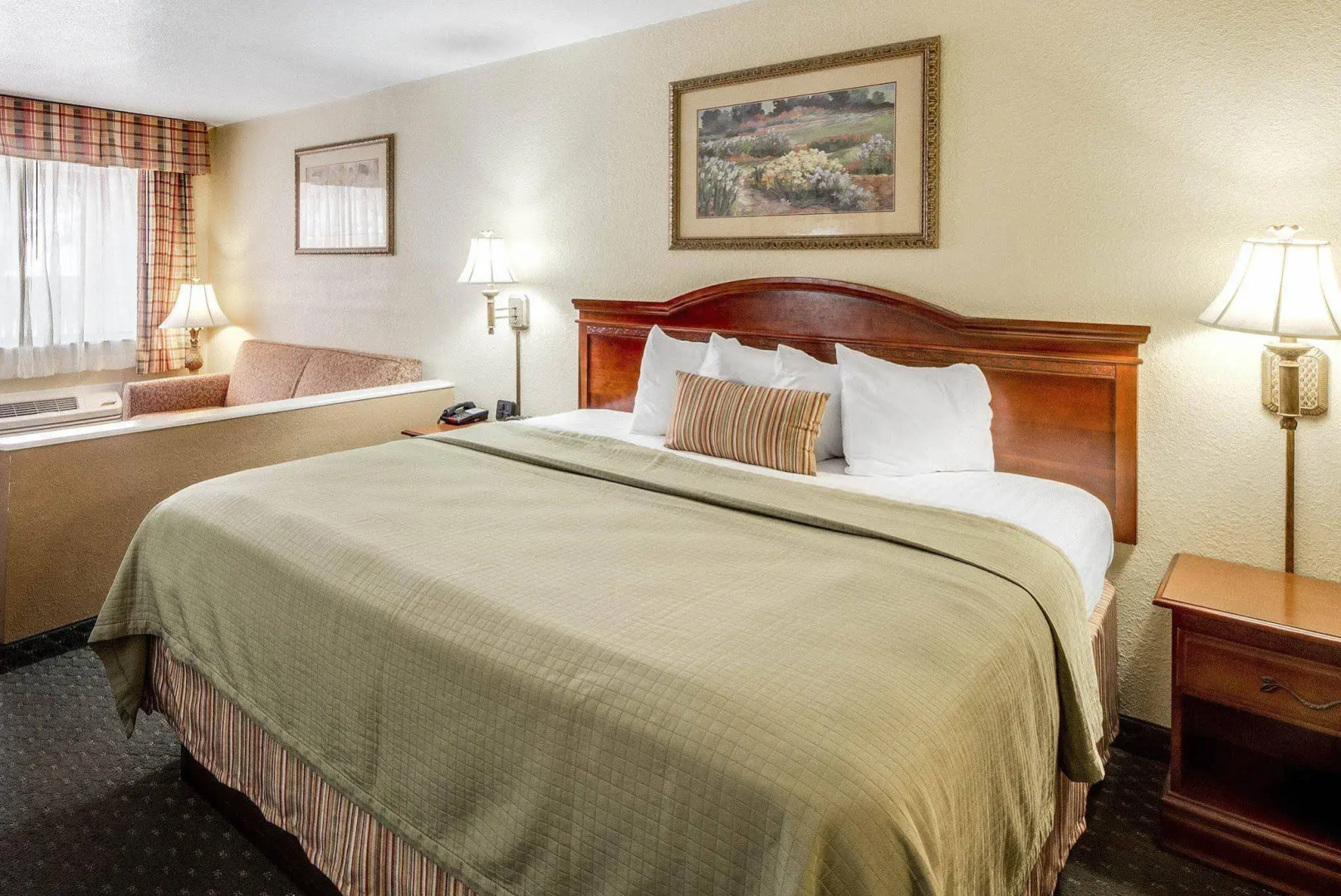 Econo Lodge Inn & Suites Eagle Pass