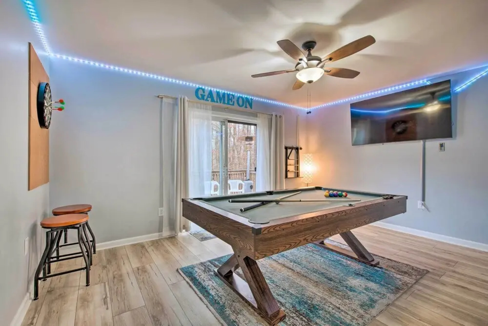 Beautiful Pocono Lake Cottage w/ Game Room!