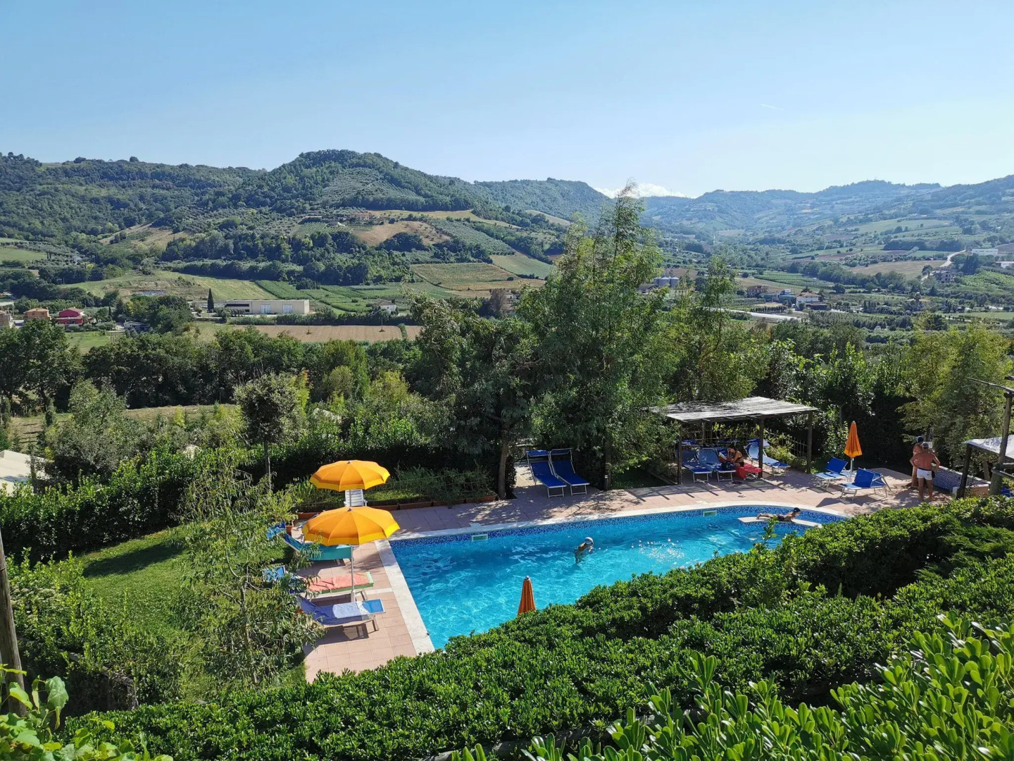 Beautiful tent lodge in Massignano with private terrace