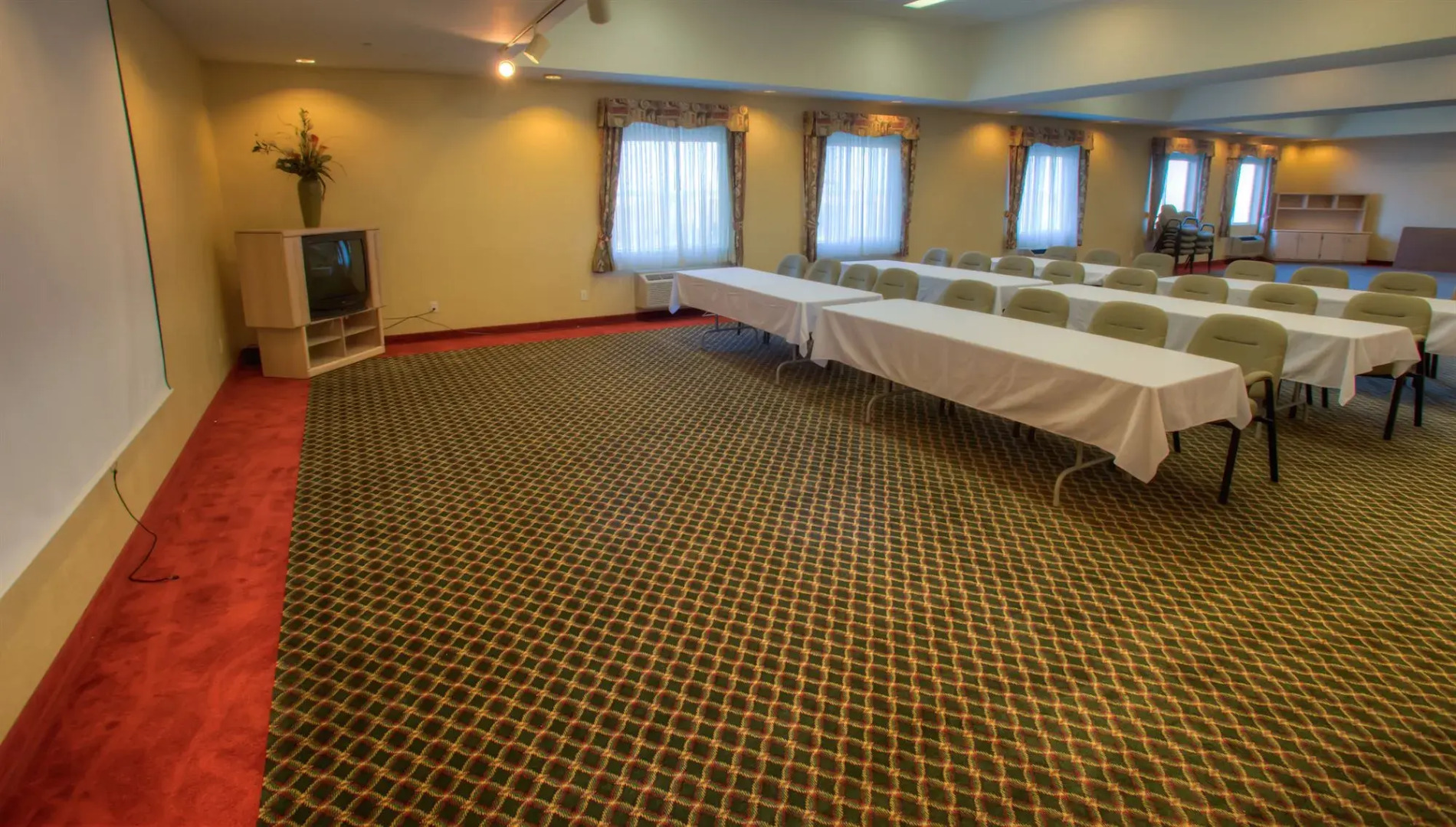 BayVue Hotel, Resort and Suites