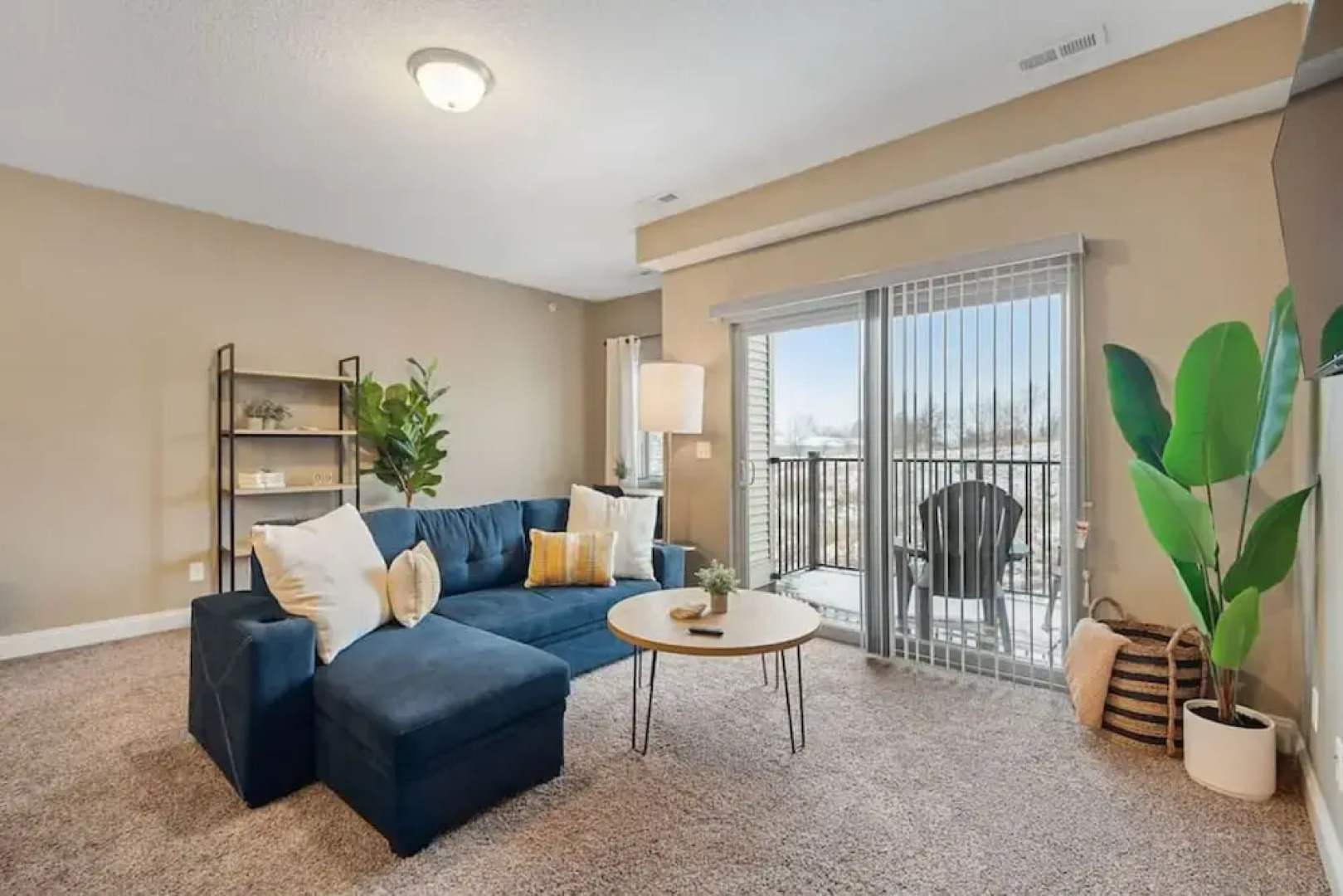 West Des Moines- Garage Gym Pool Jordan Creek