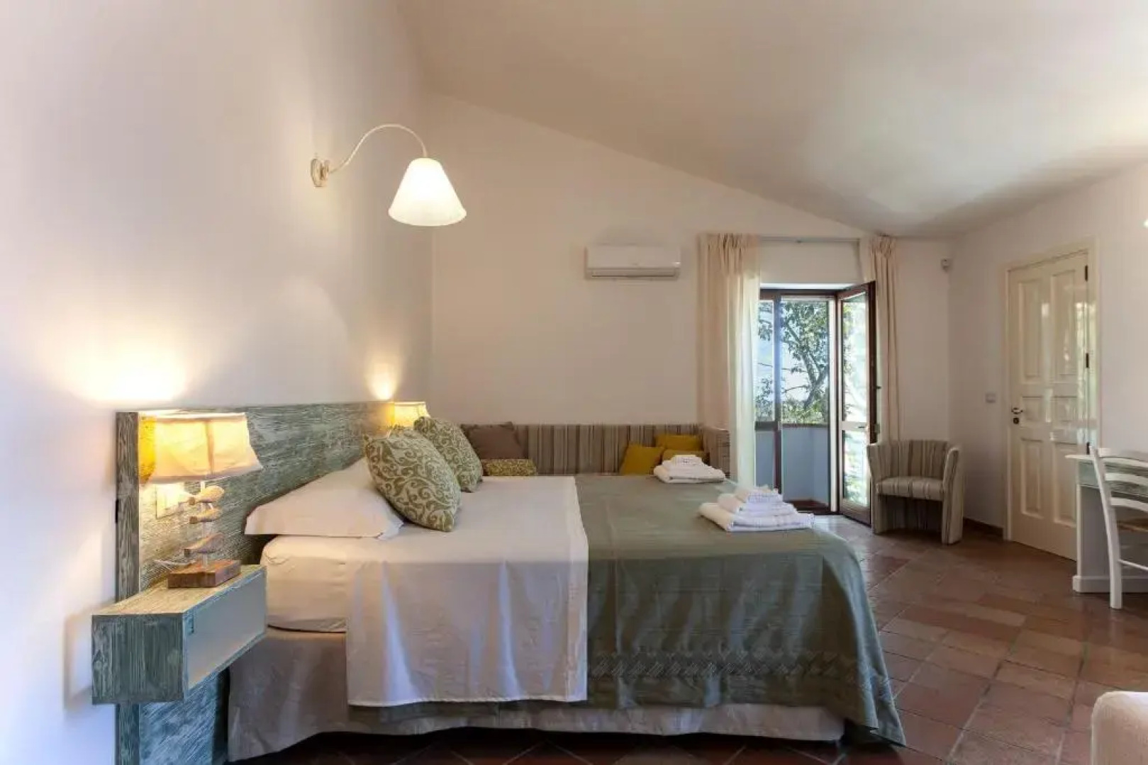 Villa 6 Camere Bagni, Piscina, Wifi, Animali, M200