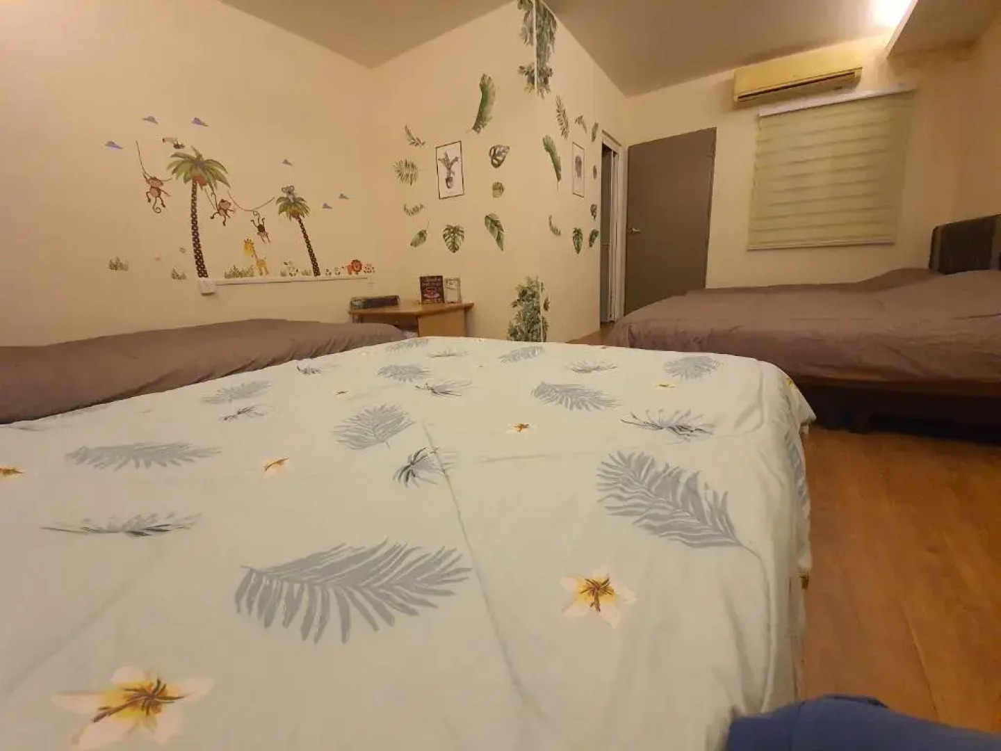 Swimming Pool Party House