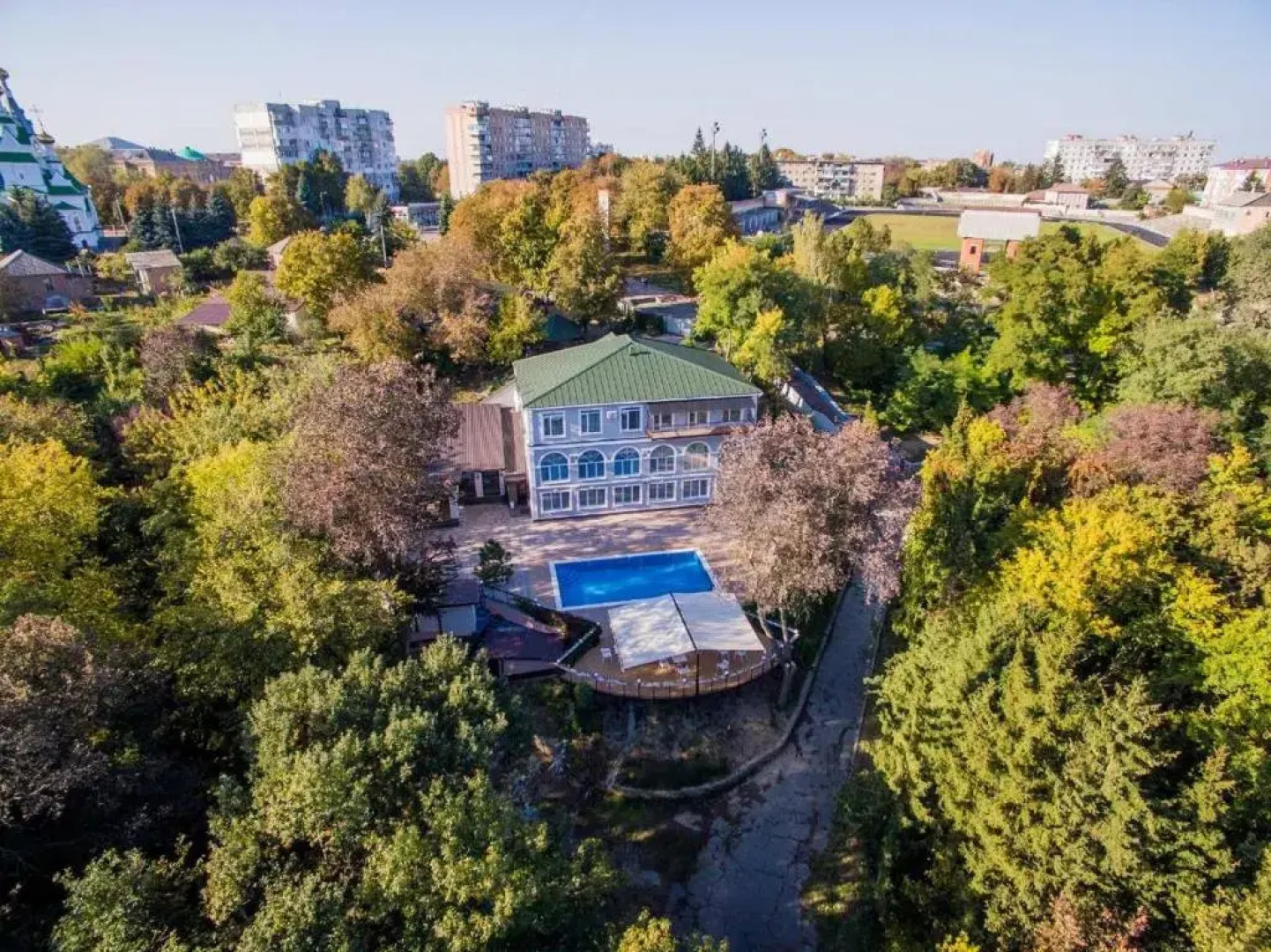 Otel'no-restorannyj kompleks Zlatogor