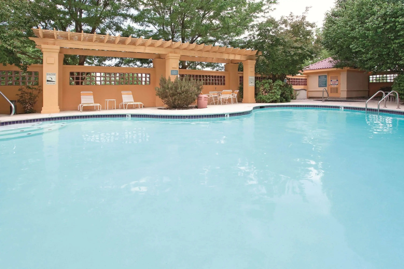 La Quinta Inn & Suites by Wyndham Colorado Springs South AP