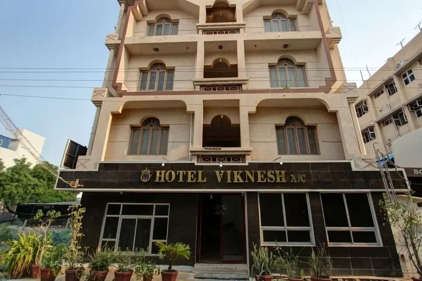 OYO Flagship 31125 Hotel Viknesh