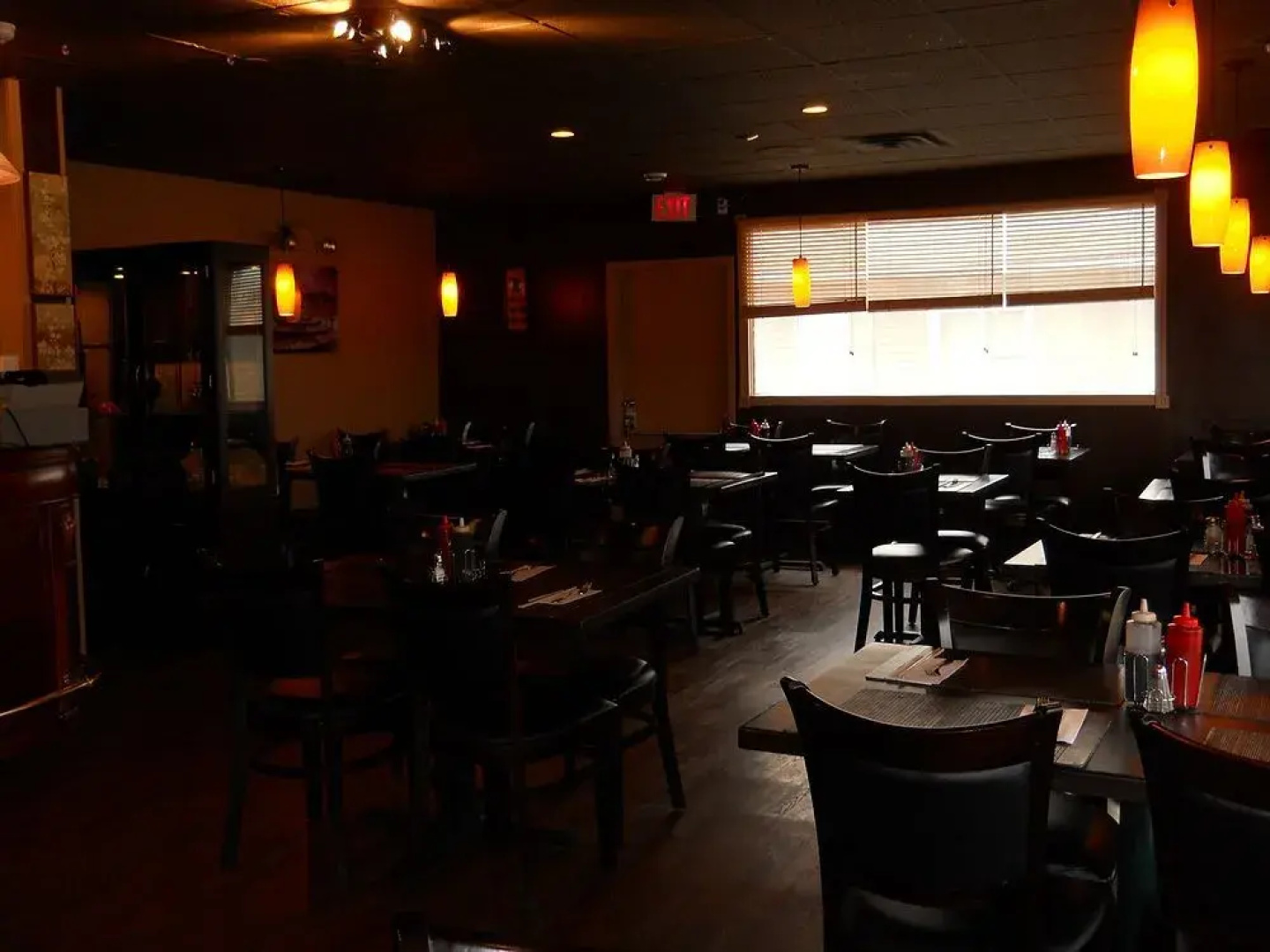 Econo Lodge Inn & Suites