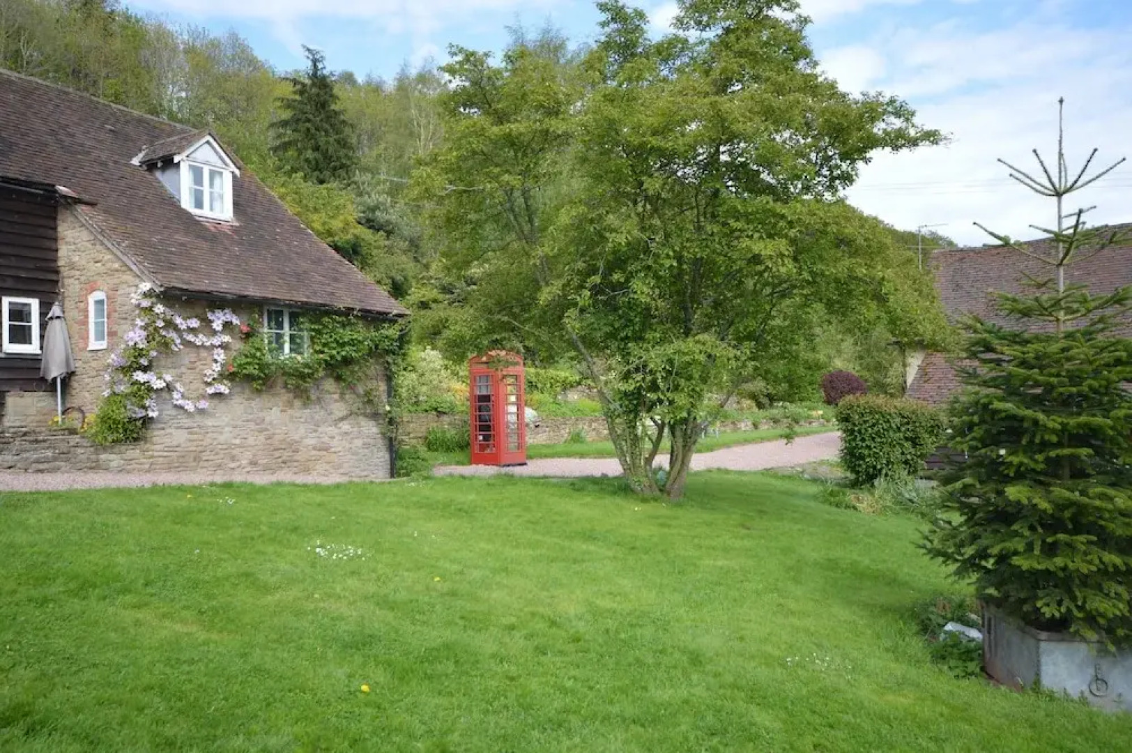 Whitewells Farm Cottages