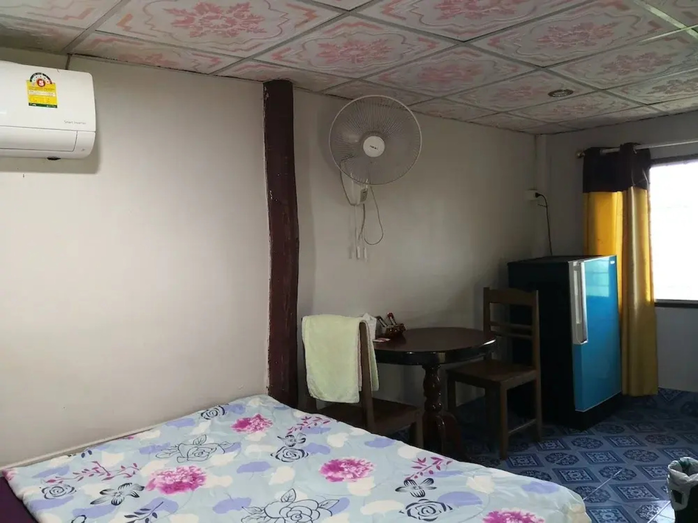 Baan Rimnam Bueng Khong Long