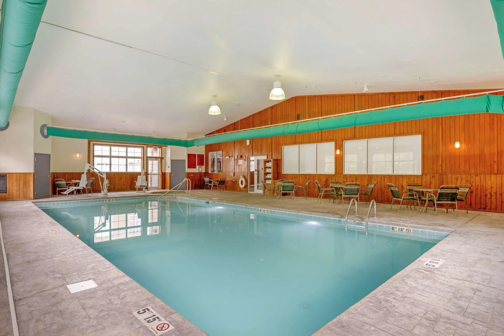 Best Western Plus Crossroads Inn & Suites