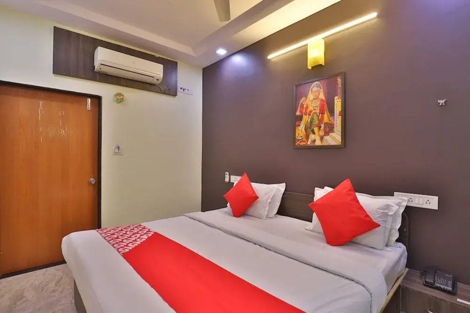 OYO Flagship 28024 Hotel Royal Palace