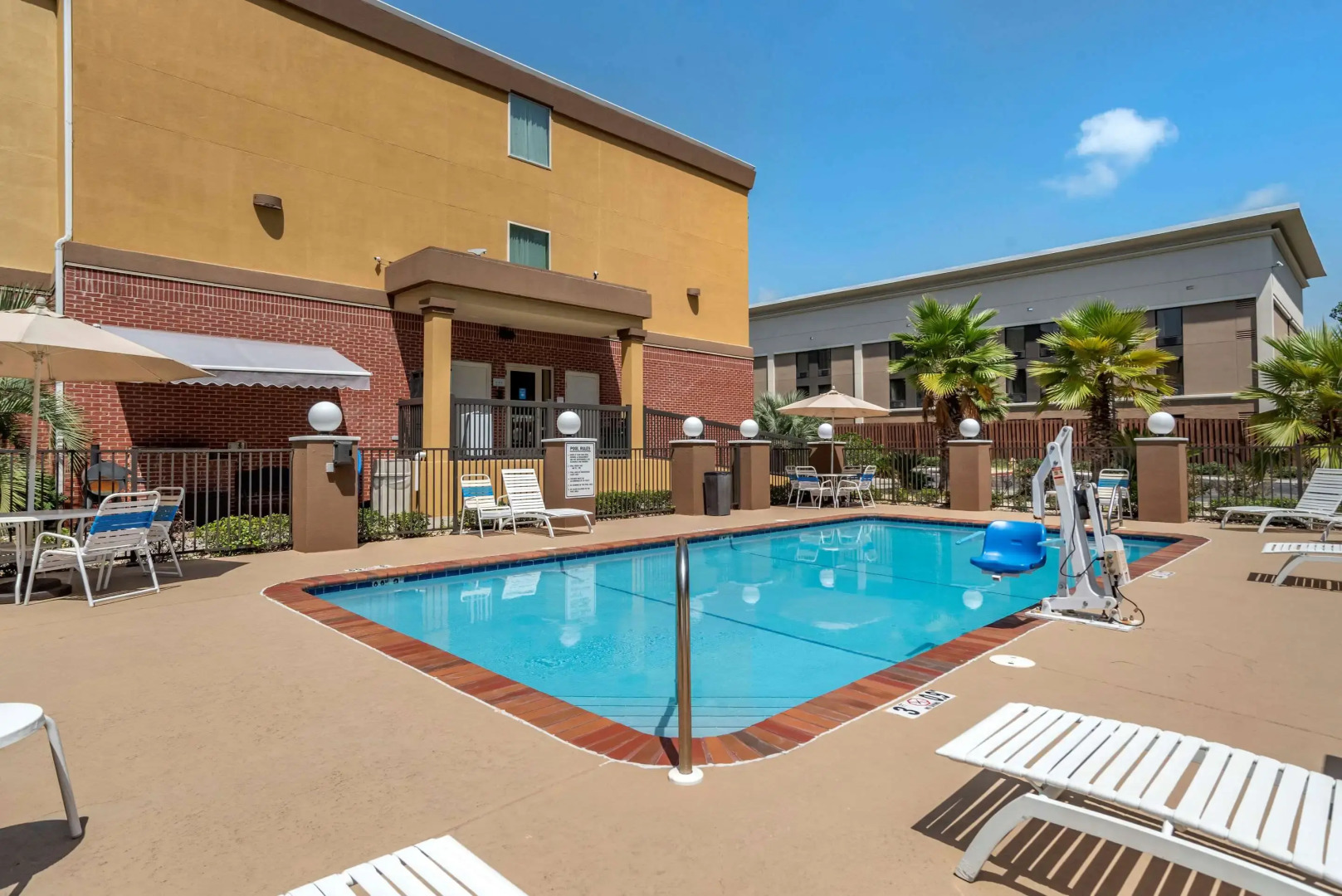 Comfort Suites Biloxi - Ocean Springs