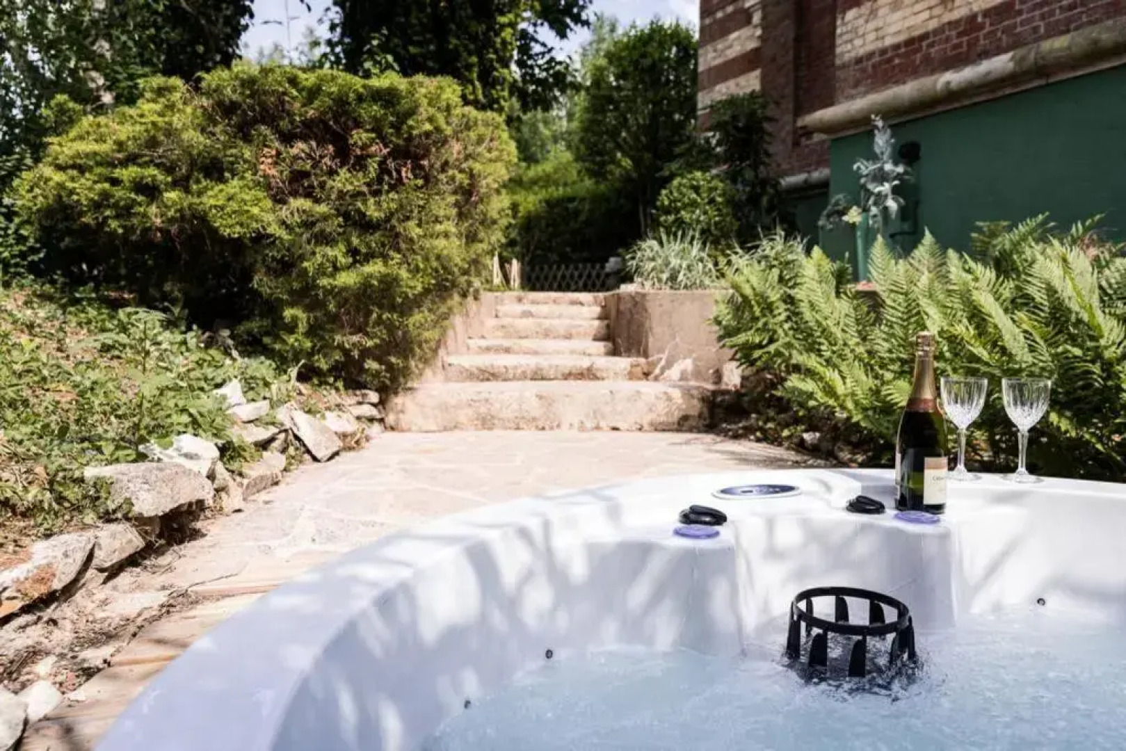 La Villa de l'Etoile jacuzzi privé chauffé à 37°C