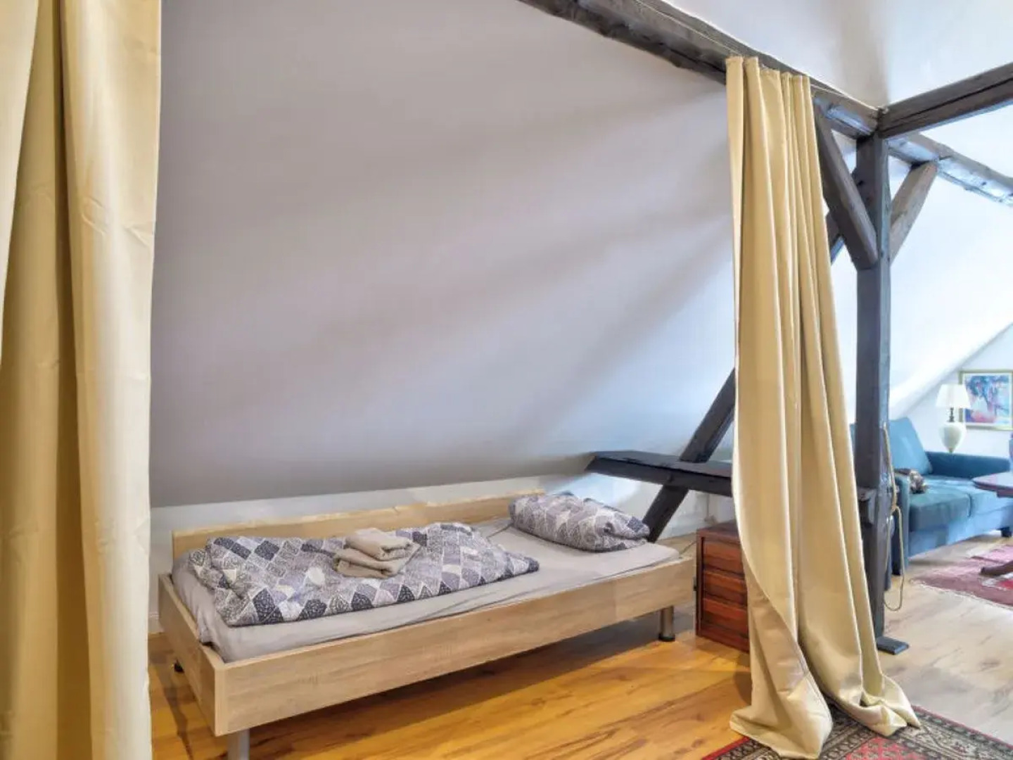 Lounge an der Kirche