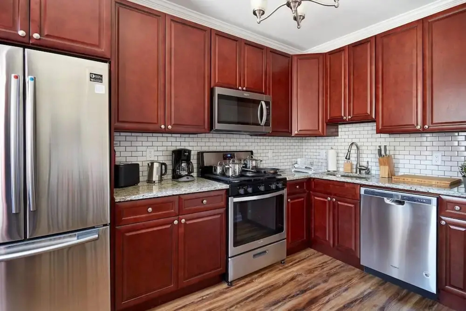 TWO Modern 3BR Apartment PERFECT for GROUPS