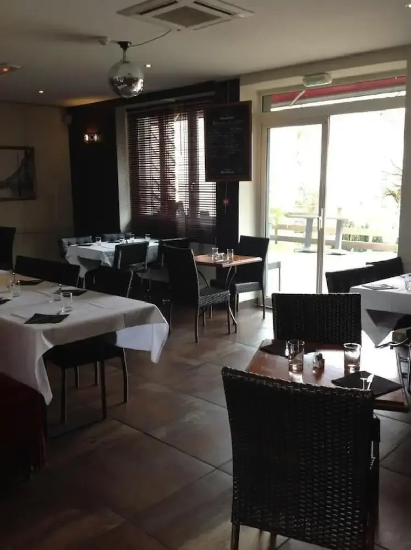 Hôtel Restaurant Jour & Nuit