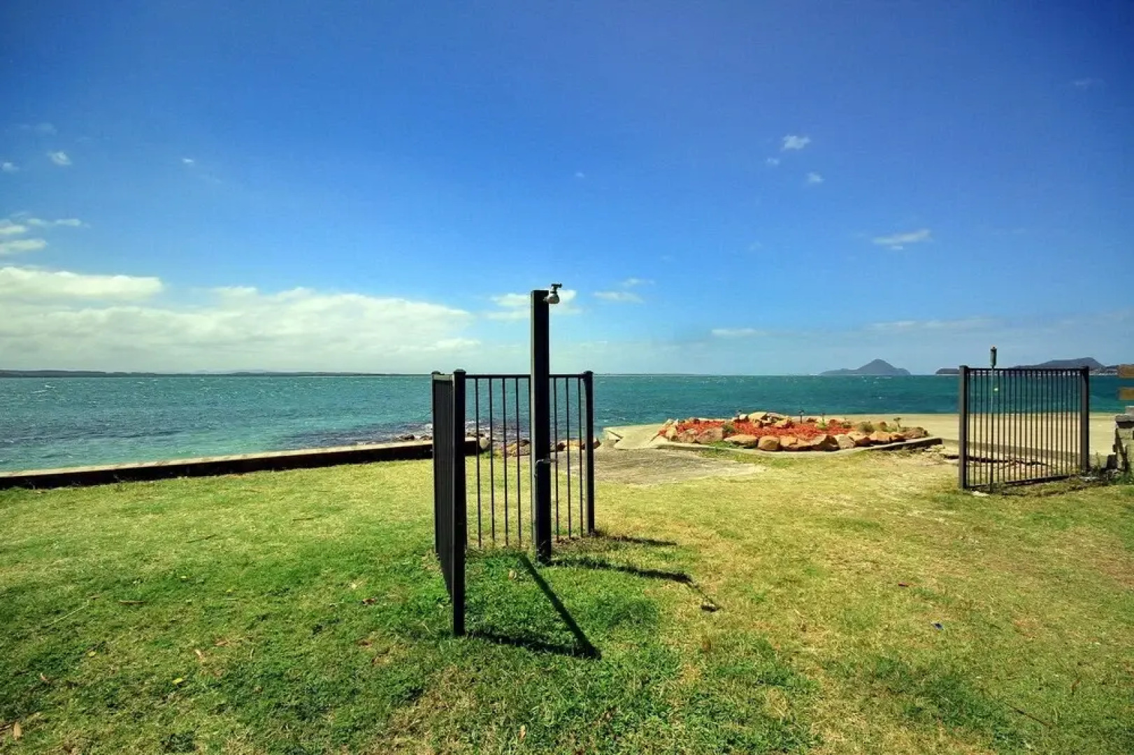 Sandy Point Road 3/38, Yacaaba