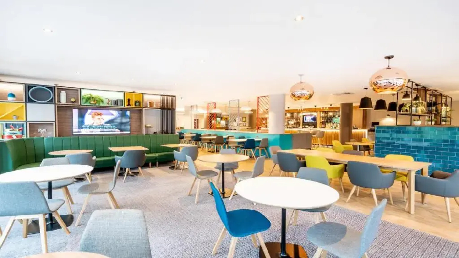 Holiday Inn London - Luton Airport by IHG