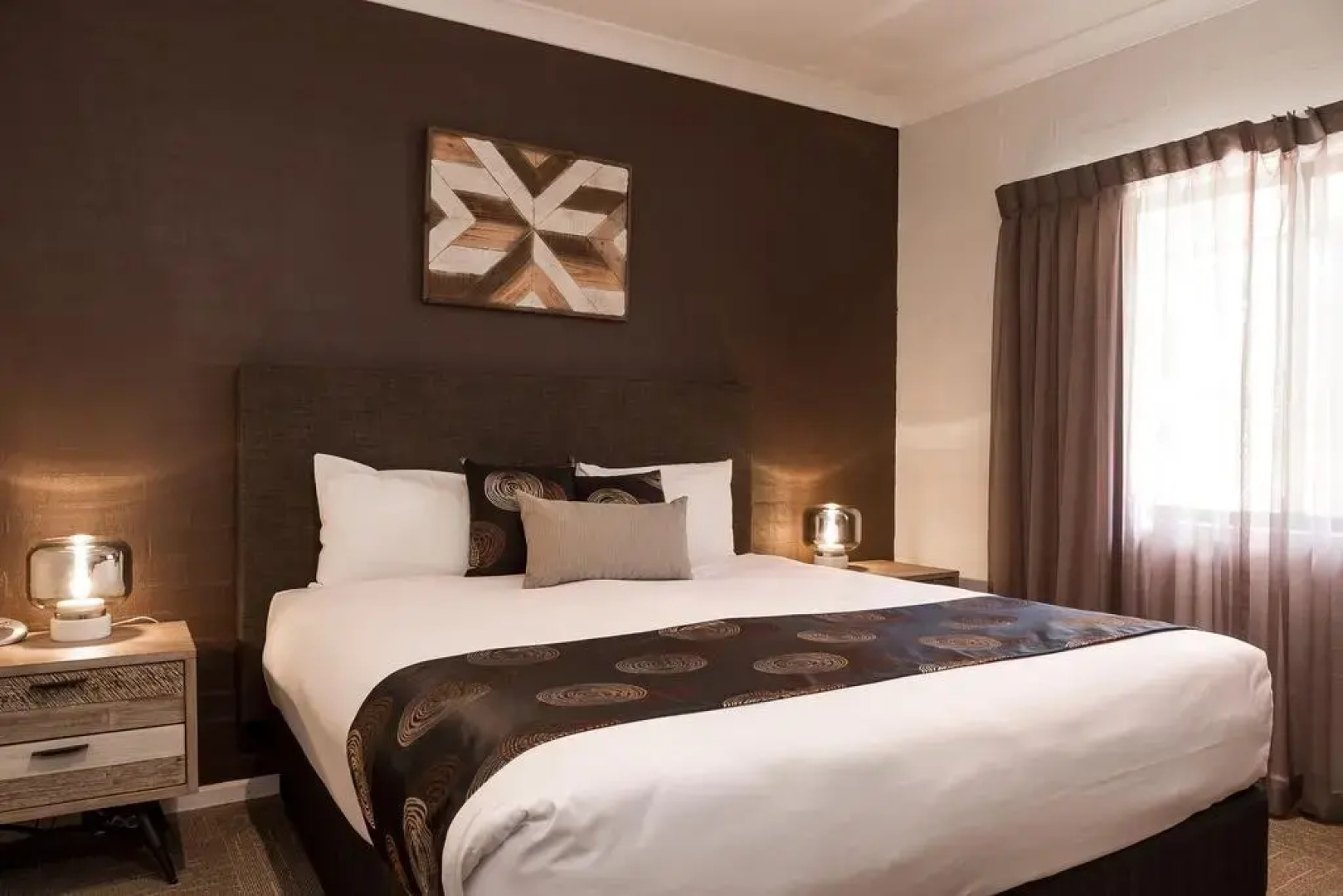 Blazing Stump Motel & Suites