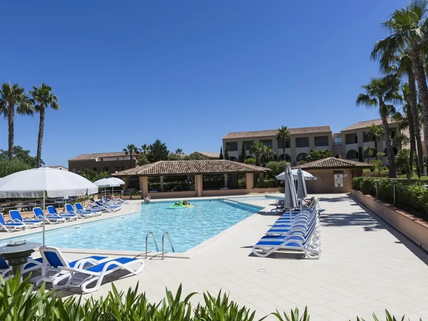 Spacious Studio With Balcony on the Eastern Coast of Corsica