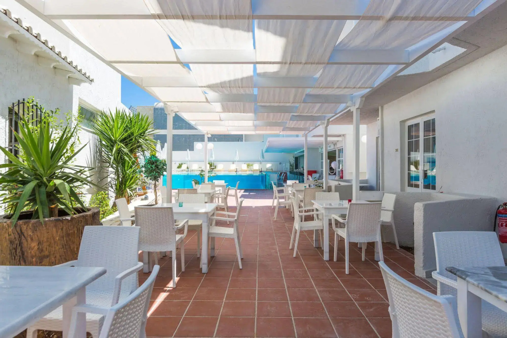 Castello Bianco Aparthotel