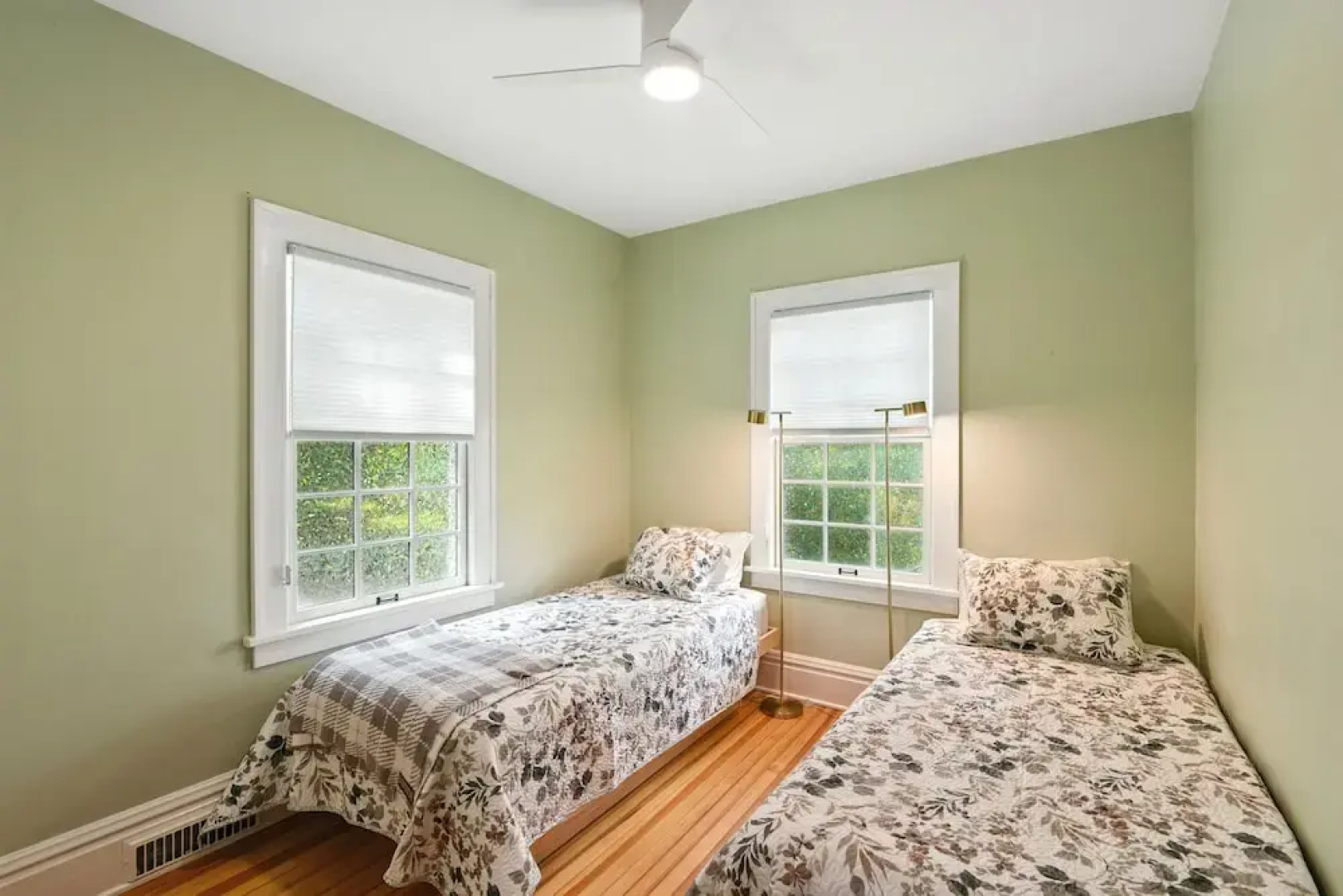 Charming Manville Heights Cottage Retreat 3 Bedroom Home