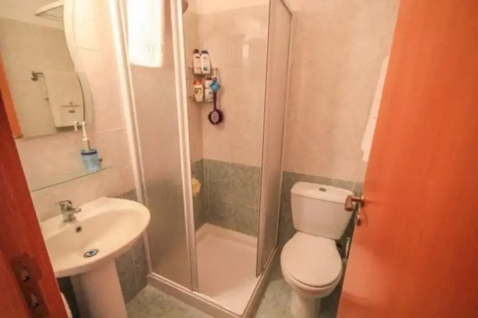 Beautiful 2-bed Apartment in Oroklini