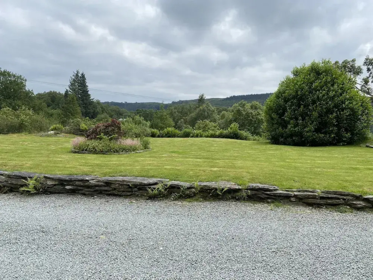 Impeccable 2-bed Cottage Near Betws y Coed
