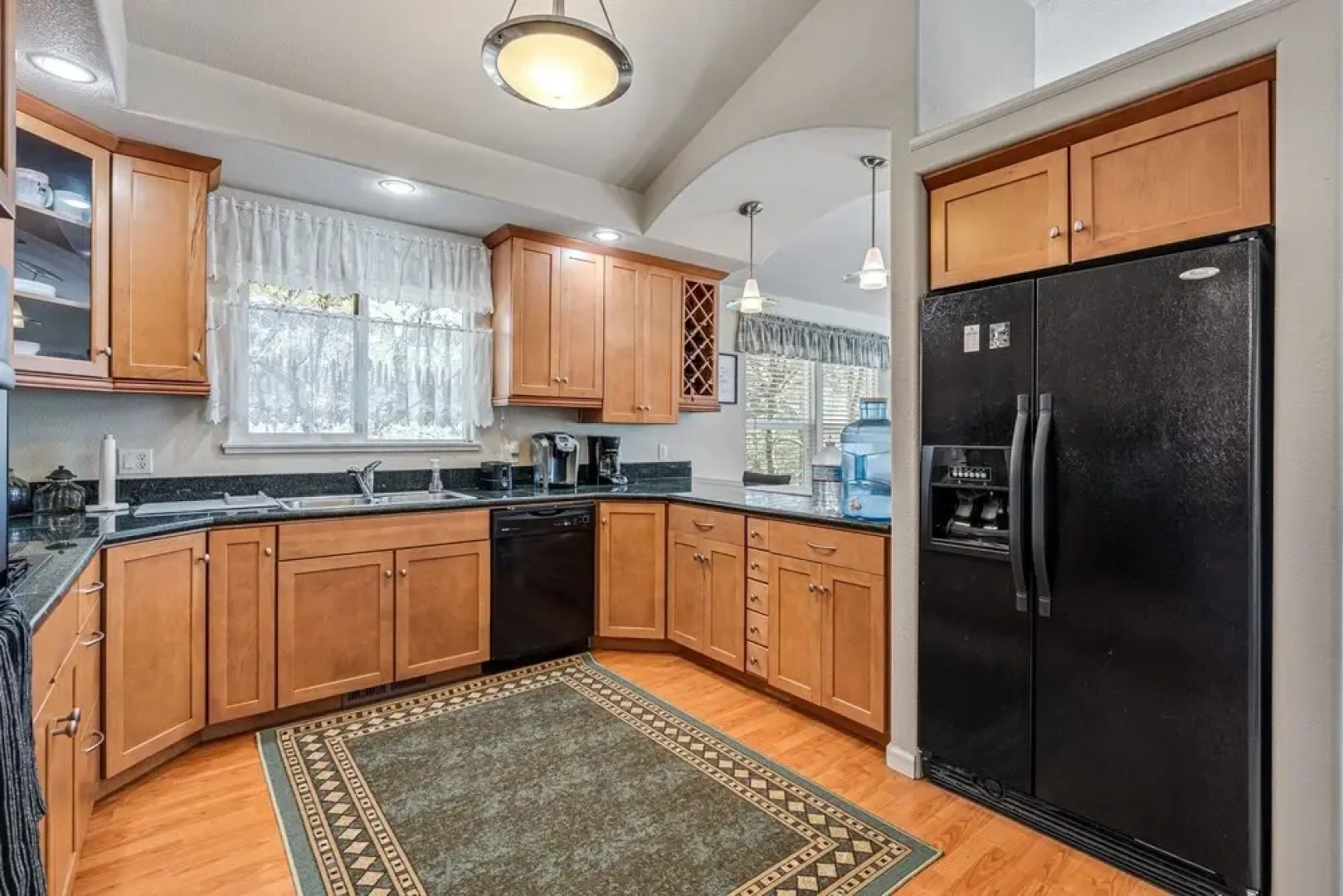 Cloudside - 2-Level Home Near Marina Beach by Yosemite Region Resorts