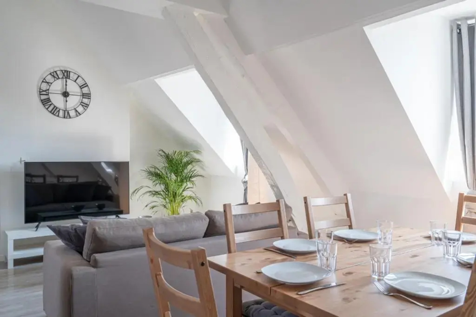 T3 Lumineux Proche Château Tout Equipé