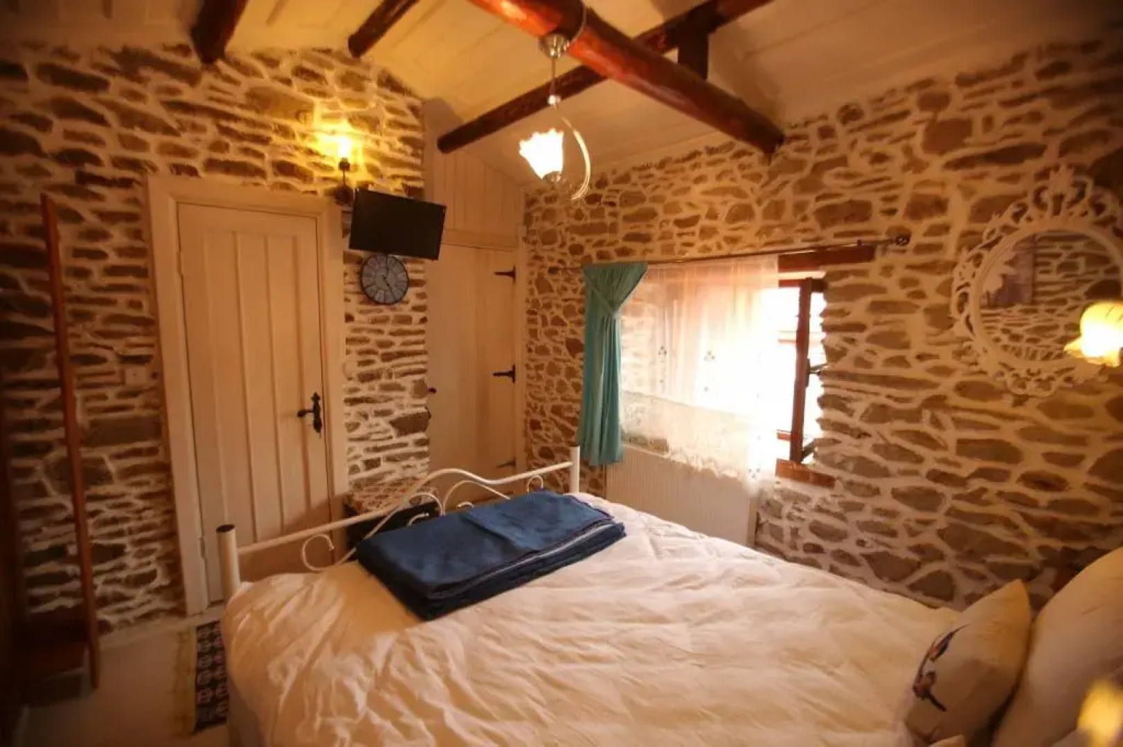 Birgi İzzet Efendi Taşkonak